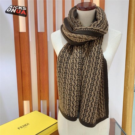 fendi new wool yarn scarf